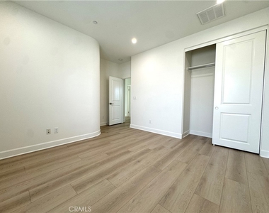 128 Hargrove - Photo Thumbnail 17