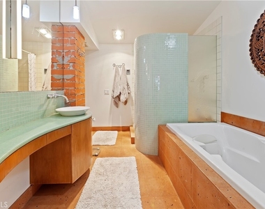 314 Avenida Cumbre - Photo Thumbnail 2