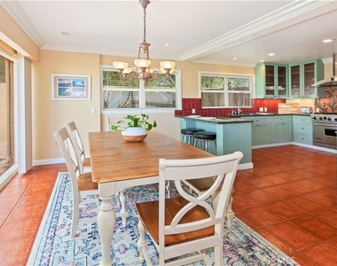 314 Avenida Cumbre - Photo Thumbnail 9