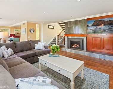 314 Avenida Cumbre - Photo Thumbnail 12