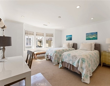 115 Topaz - Photo Thumbnail 29