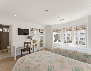 115 Topaz - Photo Thumbnail 30