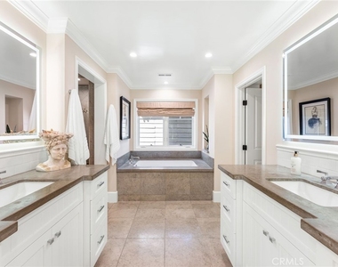220 Coral - Photo Thumbnail 19