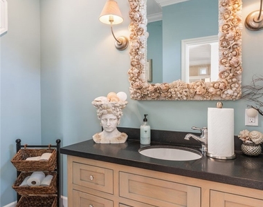 220 Coral - Photo Thumbnail 11