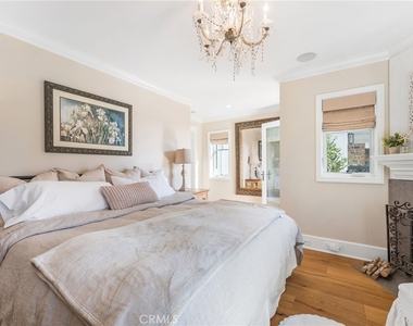 220 Coral - Photo Thumbnail 16
