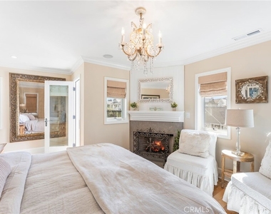 220 Coral - Photo Thumbnail 17