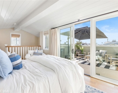 220 Coral - Photo Thumbnail 28