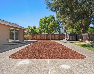 5525 Amby Drive - Photo Thumbnail 22
