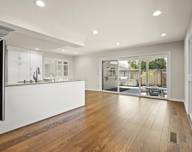 5525 Amby Drive - Photo Thumbnail 8