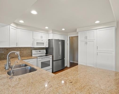 5525 Amby Drive - Photo Thumbnail 6