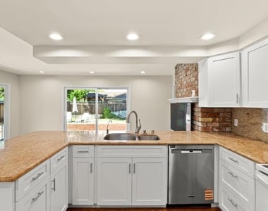 5525 Amby Drive - Photo Thumbnail 5