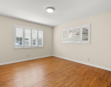 5525 Amby Drive - Photo Thumbnail 13