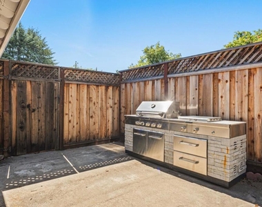 5525 Amby Drive - Photo Thumbnail 24