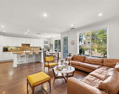 17 Regents Park - Photo Thumbnail 12