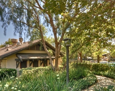 17 Regents Park - Photo Thumbnail 64