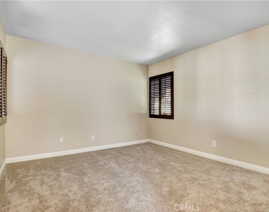 8024 Valle Vista Drive - Photo Thumbnail 8