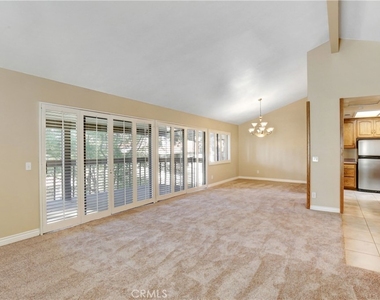 8024 Valle Vista Drive - Photo Thumbnail 4