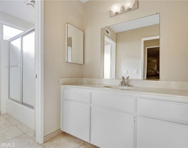 8024 Valle Vista Drive - Photo Thumbnail 11
