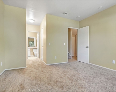 8024 Valle Vista Drive - Photo Thumbnail 9