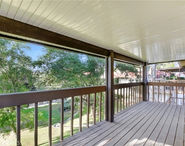 8024 Valle Vista Drive - Photo Thumbnail 7