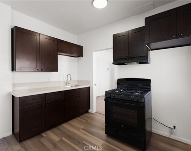 927 Orange Street - Photo Thumbnail 6