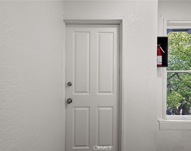 927 Orange Street - Photo Thumbnail 3