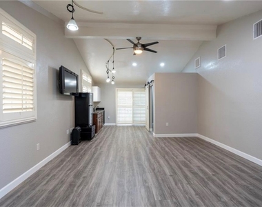 33340 Bailey Park Rd - Photo Thumbnail 5