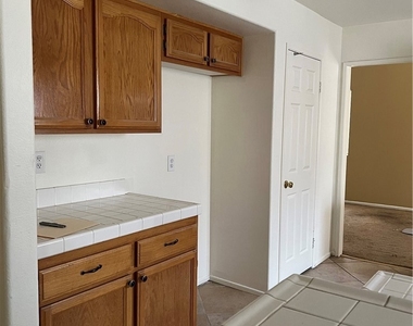 15375 Fremont Drive - Photo Thumbnail 4