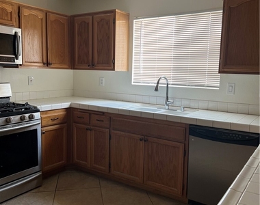 15375 Fremont Drive - Photo Thumbnail 3