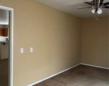 15375 Fremont Drive - Photo Thumbnail 6