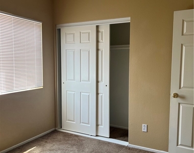15375 Fremont Drive - Photo Thumbnail 10
