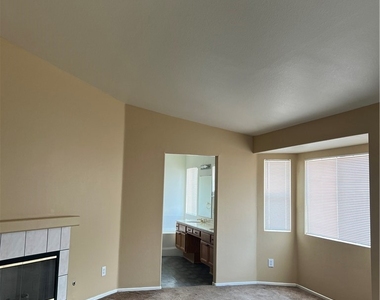 15375 Fremont Drive - Photo Thumbnail 7
