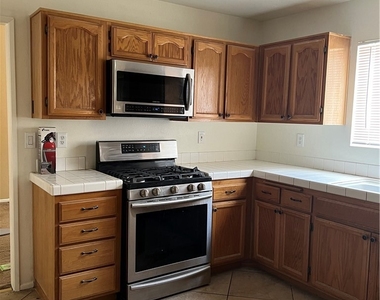 15375 Fremont Drive - Photo Thumbnail 2