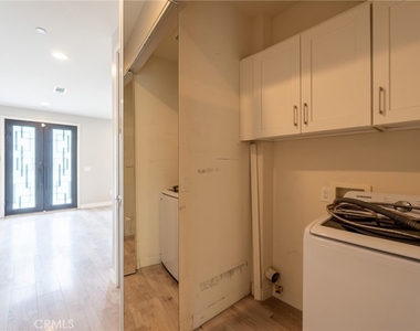 6938 Peach Avenue - Photo Thumbnail 8