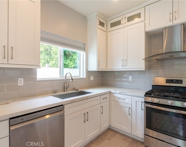 6938 Peach Avenue - Photo Thumbnail 5