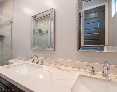 6938 Peach Avenue - Photo Thumbnail 13
