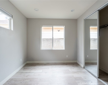 6938 Peach Avenue - Photo Thumbnail 15