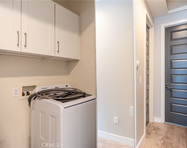 6938 Peach Avenue - Photo Thumbnail 9