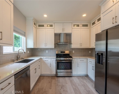 6938 Peach Avenue - Photo Thumbnail 4