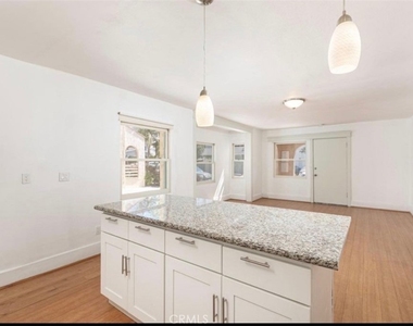 1349 N Citrus - Photo Thumbnail 6