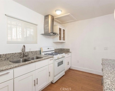 1349 N Citrus - Photo Thumbnail 5