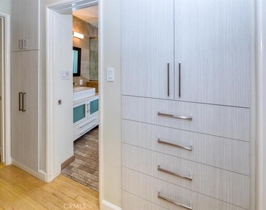 3960 Mayfield Avenue - Photo Thumbnail 6