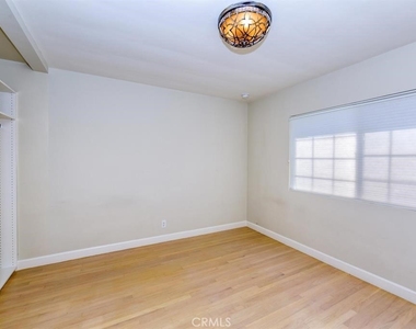 3960 Mayfield Avenue - Photo Thumbnail 11