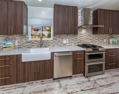 3960 Mayfield Avenue - Photo Thumbnail 4