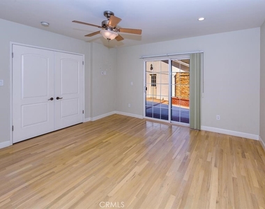 3960 Mayfield Avenue - Photo Thumbnail 9