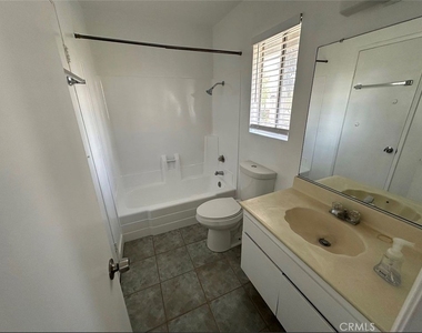 1501 E Fairfield Court - Photo Thumbnail 12