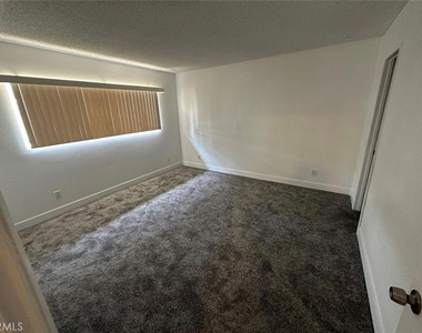 1501 E Fairfield Court - Photo Thumbnail 14