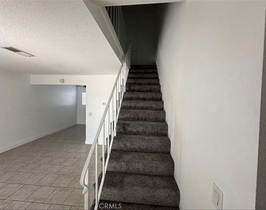 1501 E Fairfield Court - Photo Thumbnail 8