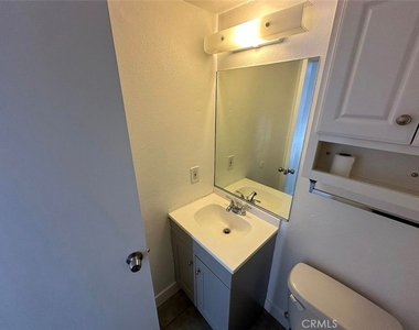 1501 E Fairfield Court - Photo Thumbnail 10