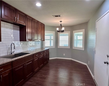 9221 Signature - Photo Thumbnail 14
